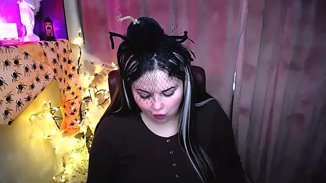 Emily_Mo