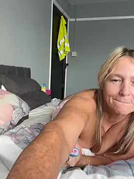 Blondnboujee53