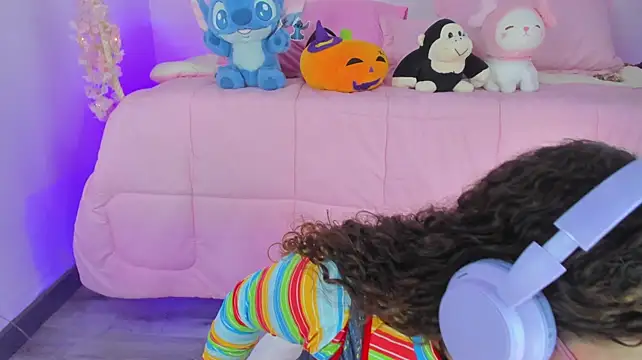 hannacutegod live cam on Stripchat