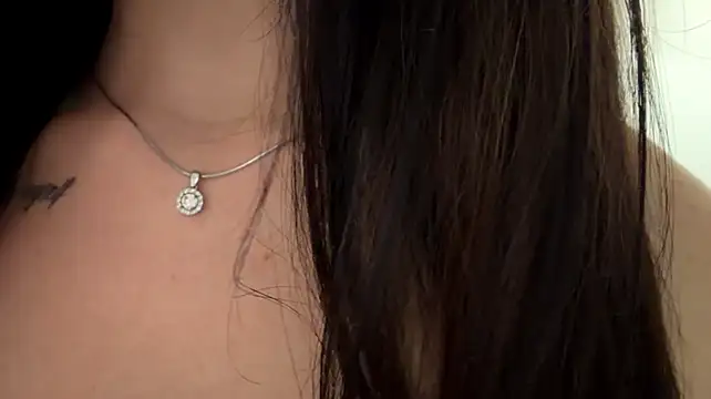 LivianDivorce live cam on Stripchat