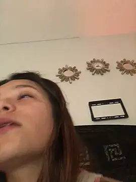 3littles live cam on Stripchat