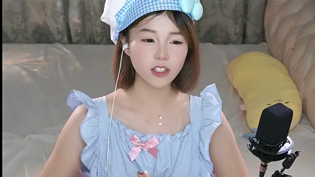 xiaolaopo live cam on Stripchat