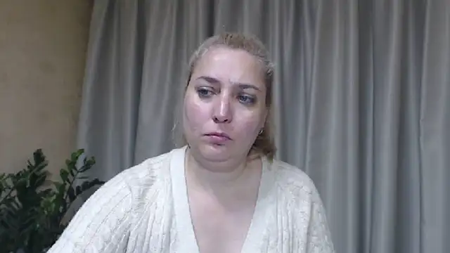 sweetpussy13 live cam on Stripchat