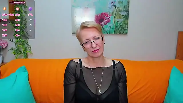iamyourdream89 live cam on Stripchat