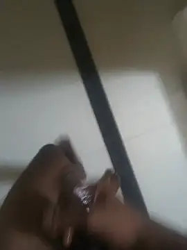 nithisg1223 live cam on Stripchat