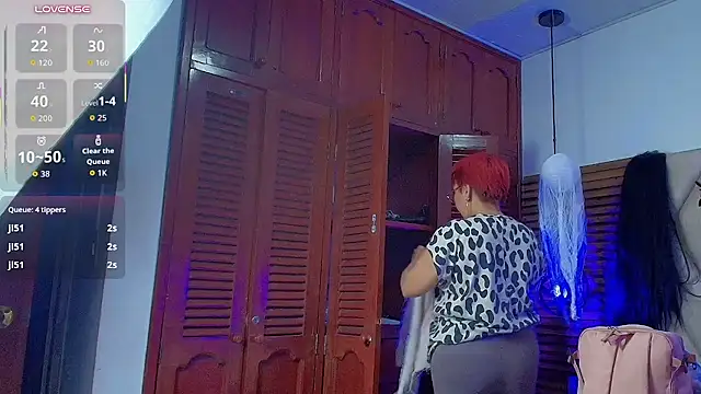 isabella_luxet live cam on Stripchat
