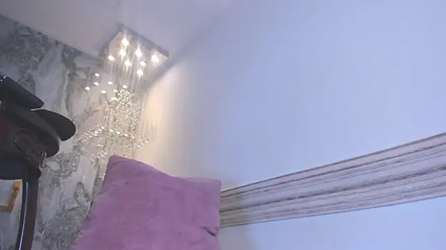 Sophi_Johnson live cam on Stripchat