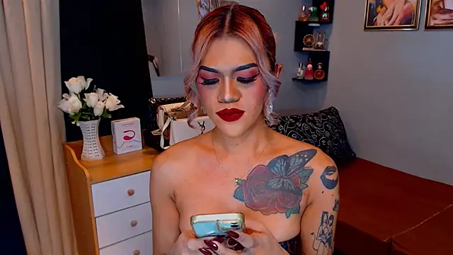 StellaStrong30 live cam on Stripchat