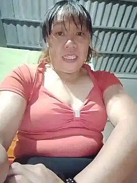 Olivia-11 live cam on Stripchat