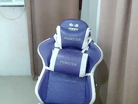 Ur_Goddes_Barbie live cam on Stripchat