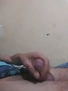 ovar12 live cam on Stripchat