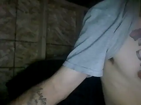 Stuchi111 live cam on Stripchat