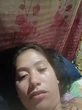 mommyyeng26 live cam on Stripchat