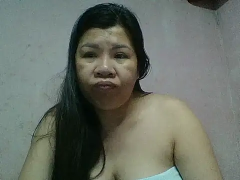 MiaSexxyyy live cam on Stripchat