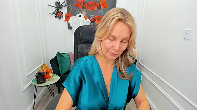 Sinty_Devis live cam on Stripchat