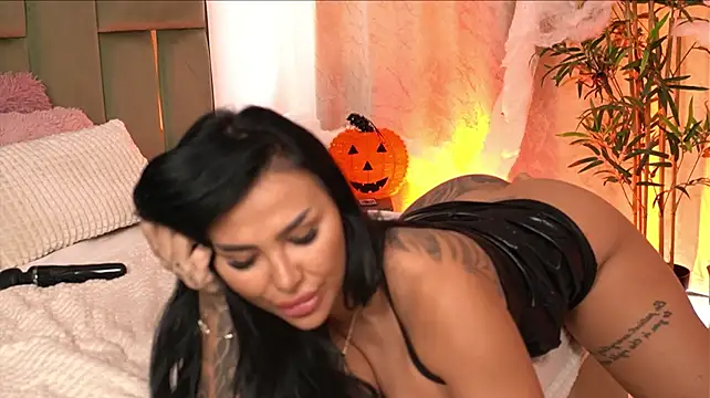 firesbomb777 live cam on Stripchat