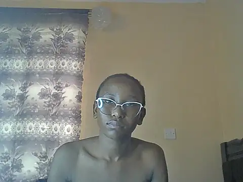 Goldenpixie live cam on Stripchat