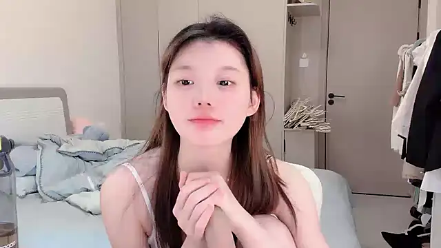 tuotuo2007 live cam on Stripchat