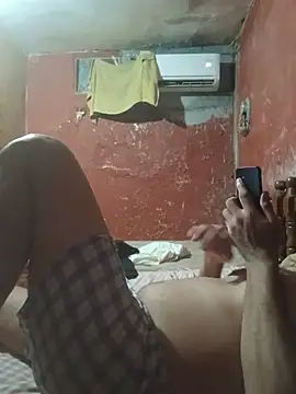 Comandante06 live cam on Stripchat
