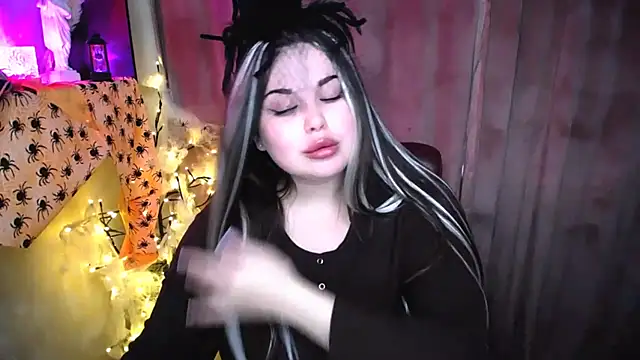 Emily_Mo