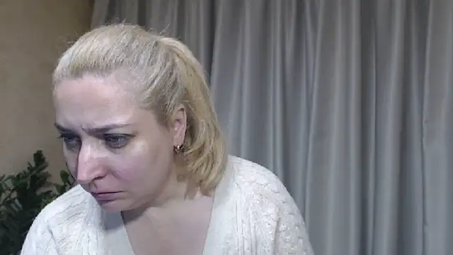 sweetpussy13 live cam on Stripchat