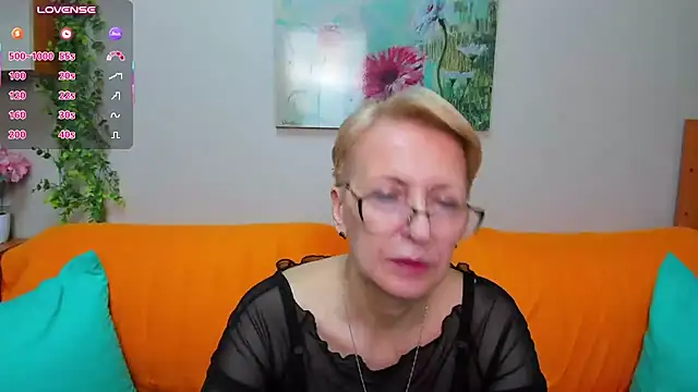 iamyourdream89 live cam on Stripchat