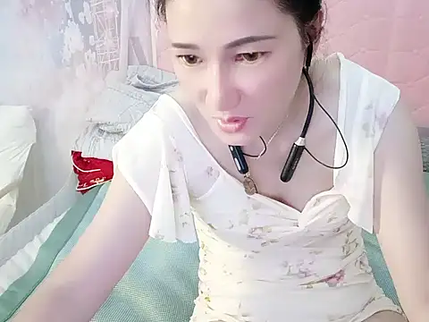 Yy_888 live cam on Stripchat