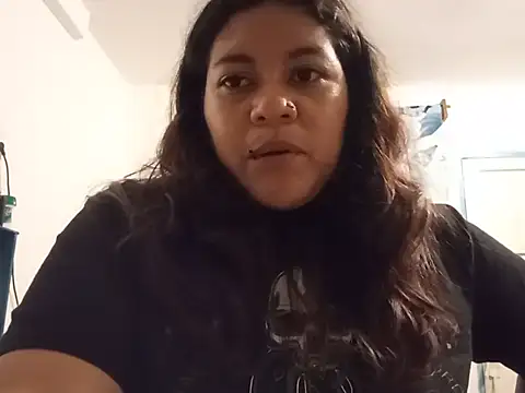 Kitty_WetXxX live cam on Stripchat