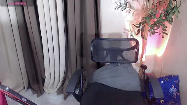 Scarlet_Kisses webcam