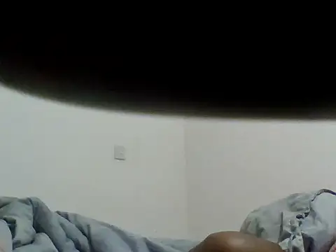 squirtqueenyy live cam on Stripchat
