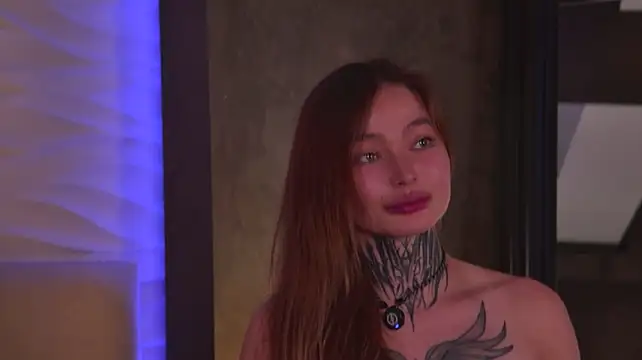 AriWild live cam on Stripchat