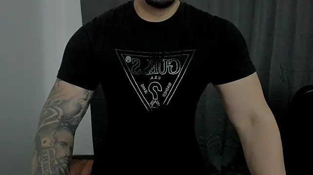 TonyWinston live cam on Stripchat