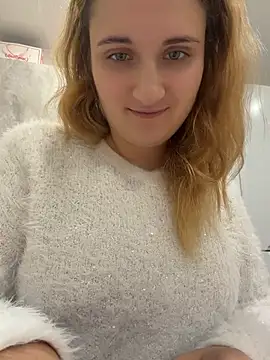 AdelRich live cam on Stripchat