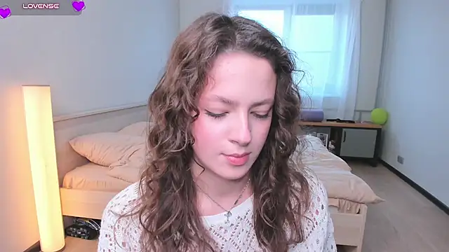 MarviSinner live cam on Stripchat