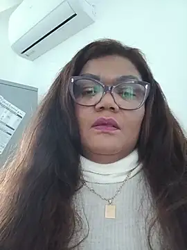 MorenaVanilla live cam on Stripchat