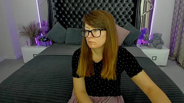 AlexaAmour live cam on Stripchat