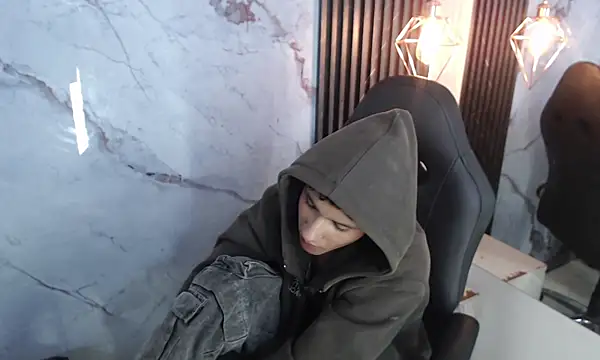 Luisp18_ live cam on Stripchat