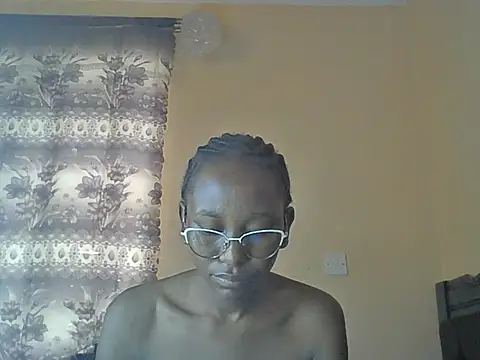 Goldenpixie live cam on Stripchat