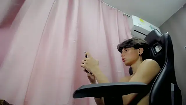 hot_atheltee live cam on Stripchat