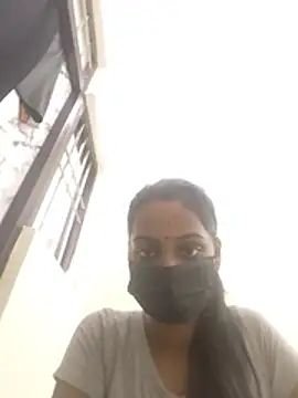 Live solo webcam of Dear-Radhika