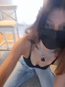 Dayana2022 live cam on StripChat
