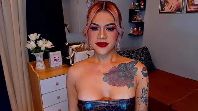 StellaStrong30 live cam on Stripchat