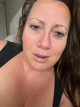 xsexycurvymilf live now