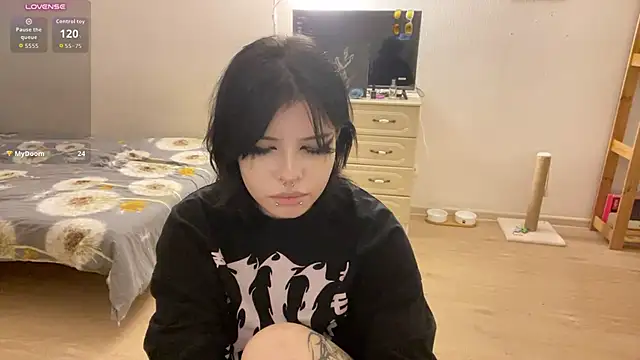 Cuddly_Kitten_ live cam on Stripchat
