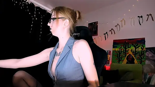 Felicia_Bri live cam on Stripchat