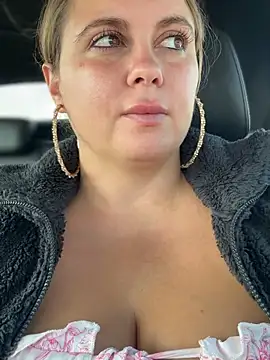 Samantha_official的直播畫面