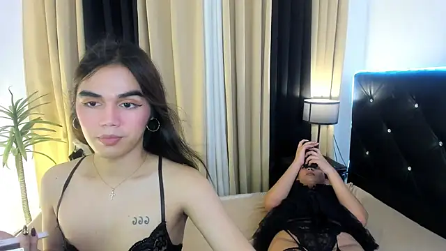 Olivia_Eleanor live cam on Stripchat