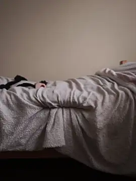 mezczyzna36 live cam on Stripchat