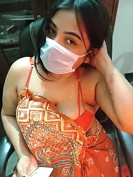 HoneyRima live cam on Stripchat
