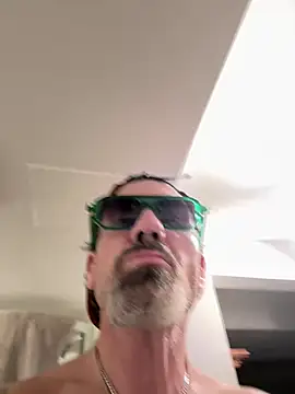 niceguybigcock live cam on Stripchat